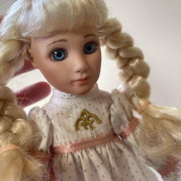 Effanbee Doll Vintage 90s Princess And The Pea With Stand Linda Lee Sutton 1992 - Picture 2 of 10